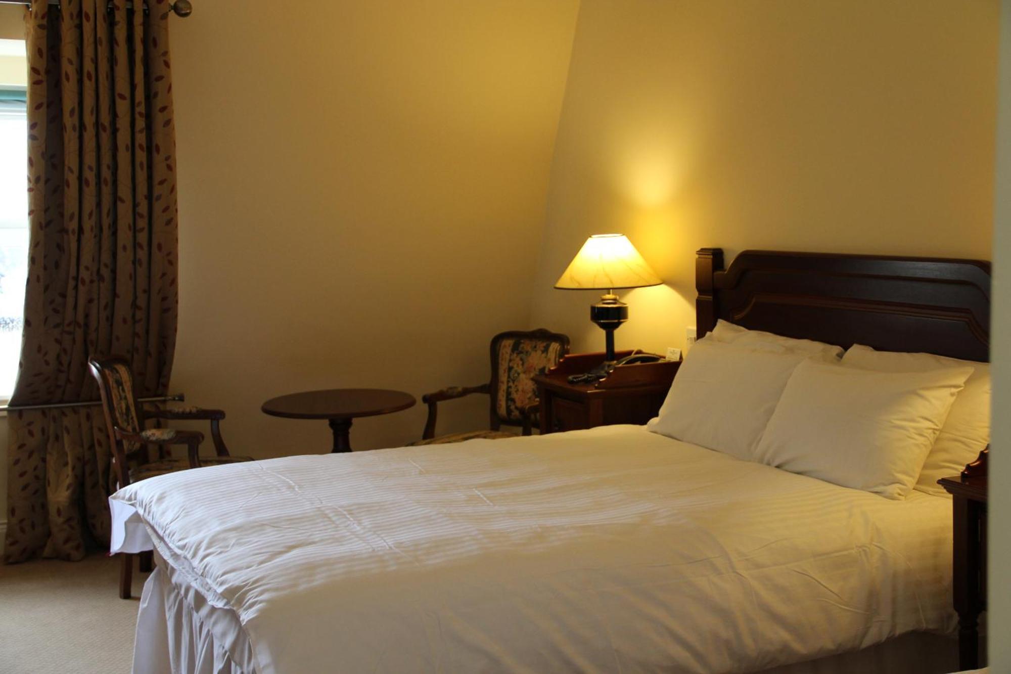 Mcsweeney Arms Hotel Killarney Eksteriør billede